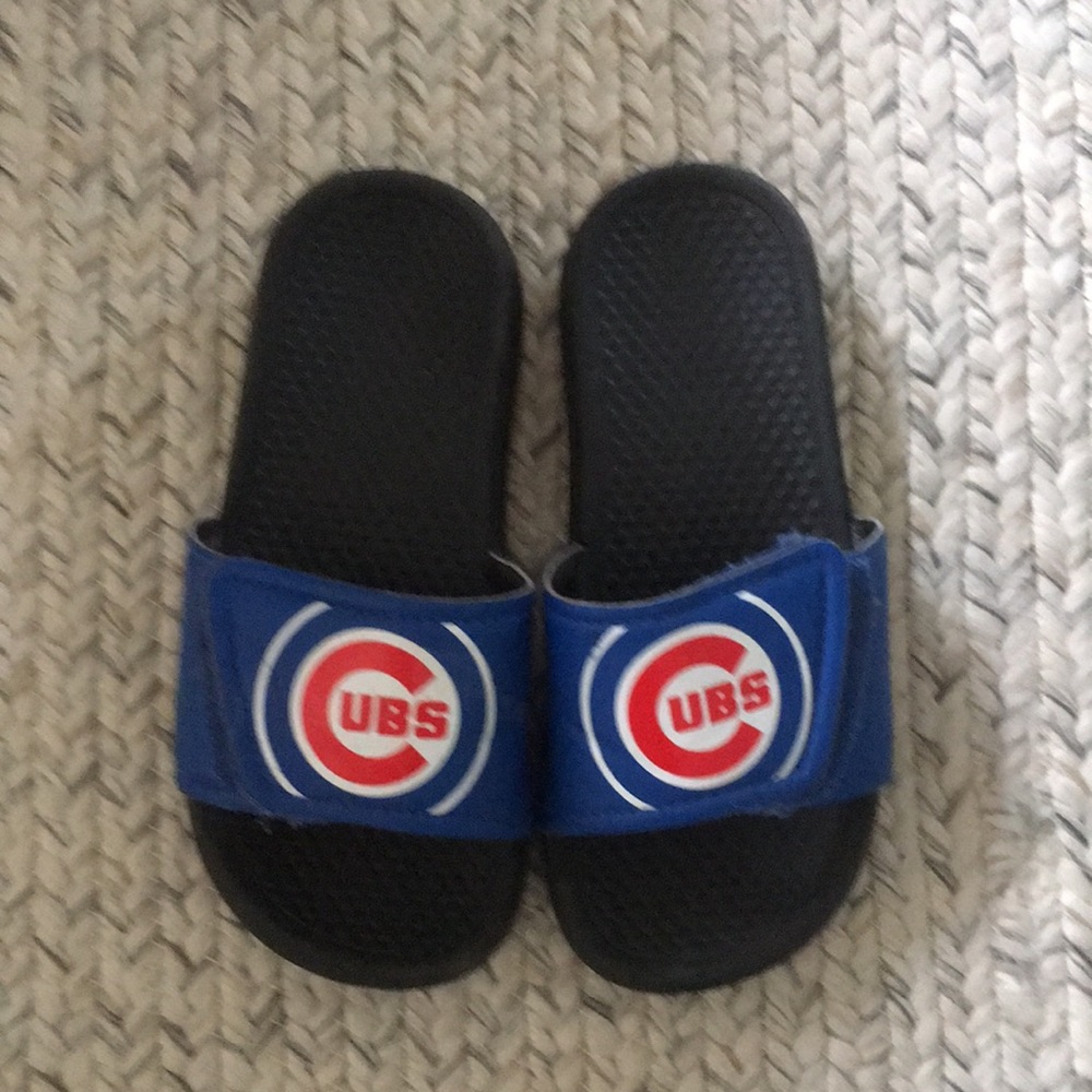 Chicago Cubs sliders sz small 11-12